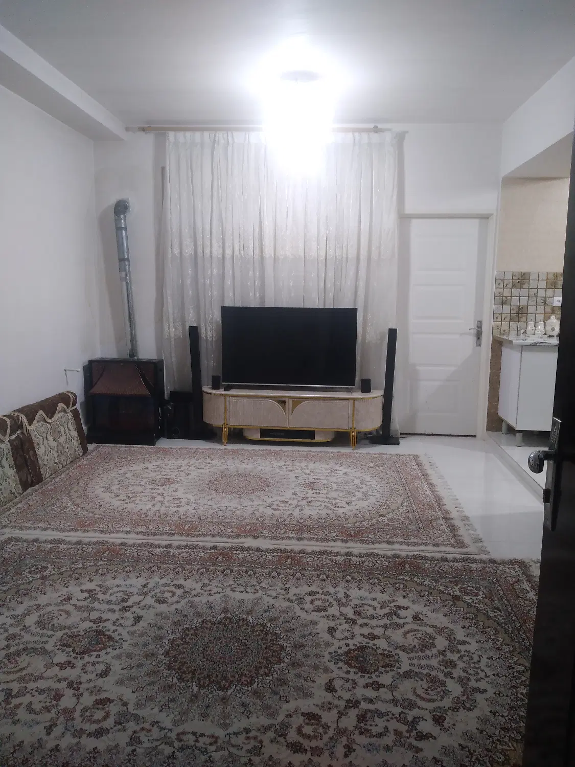 آپارتمان ۶۸ متری شیک‌و تمیز و جمع و جور