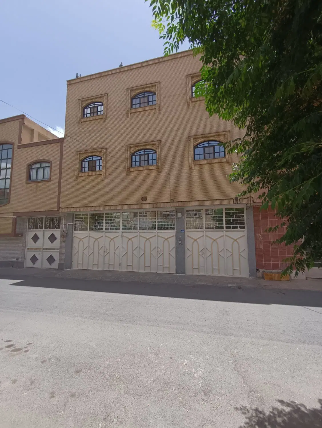 تک واحدی میلاد بهترین لوکیشن
