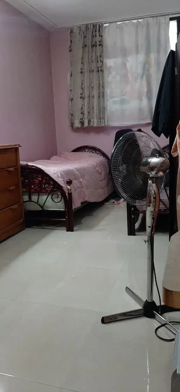 رهن و اجاره طبقه اول ۱۲۰ متری همراه پارکینگ مسقف