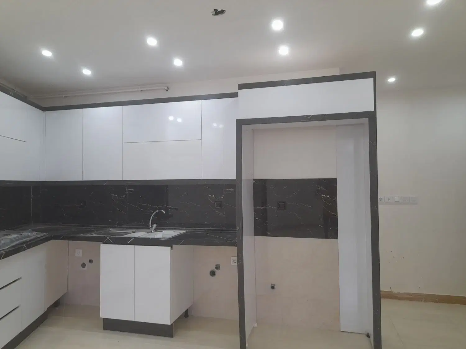 فروش واحد ۱۰۰ متری۲خواب در لوکیشن رشتیان