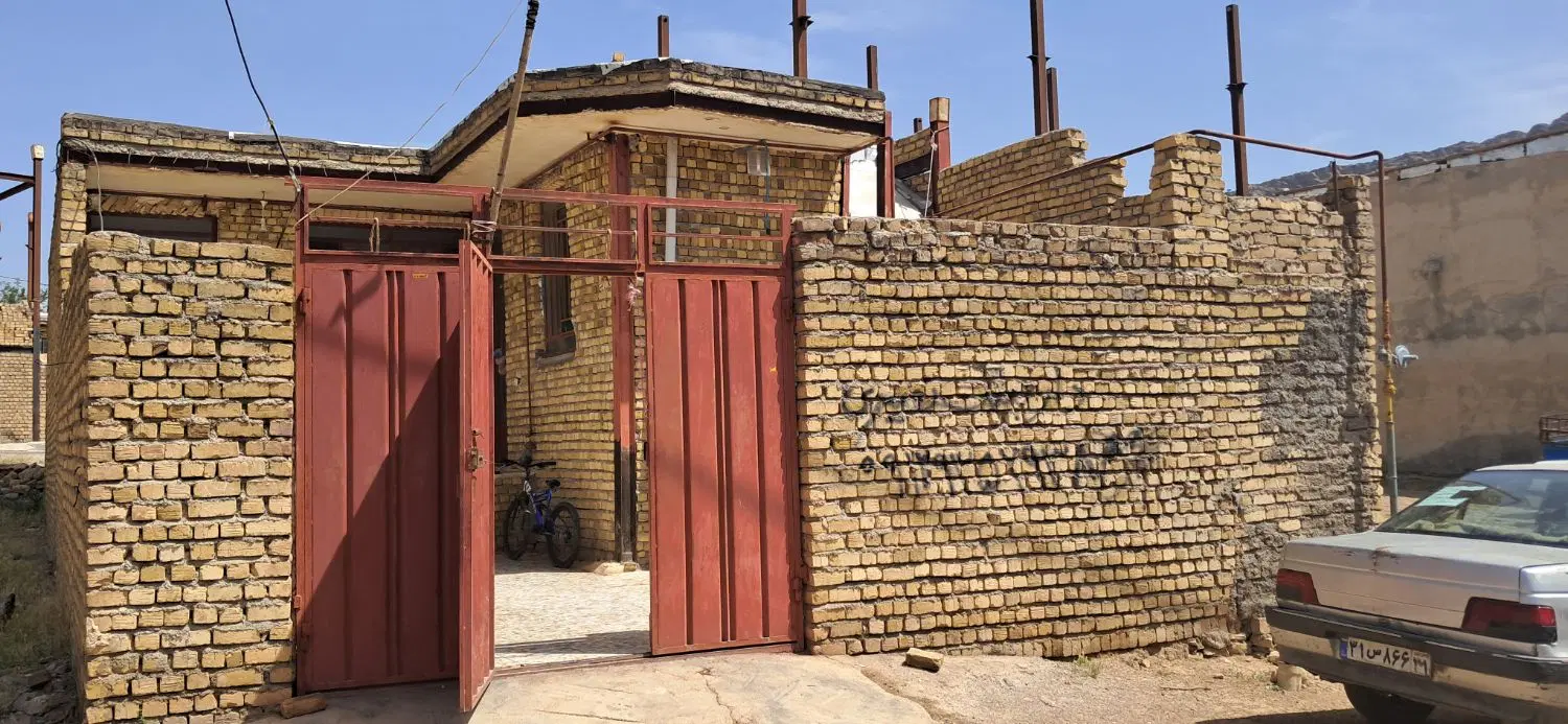 خانه 150 متری واقع در قلعه سنگی