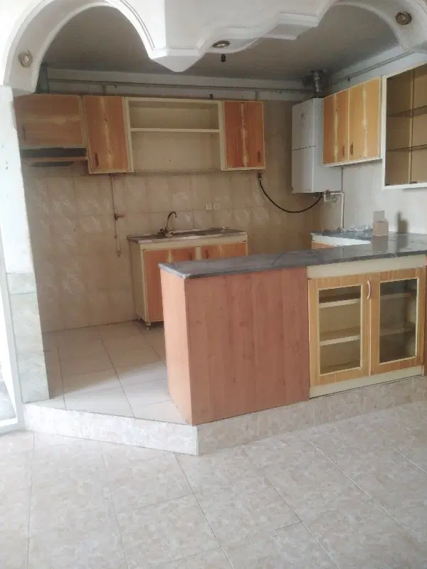 خانه آپارتمان 80متری درخیابان اسدابادی