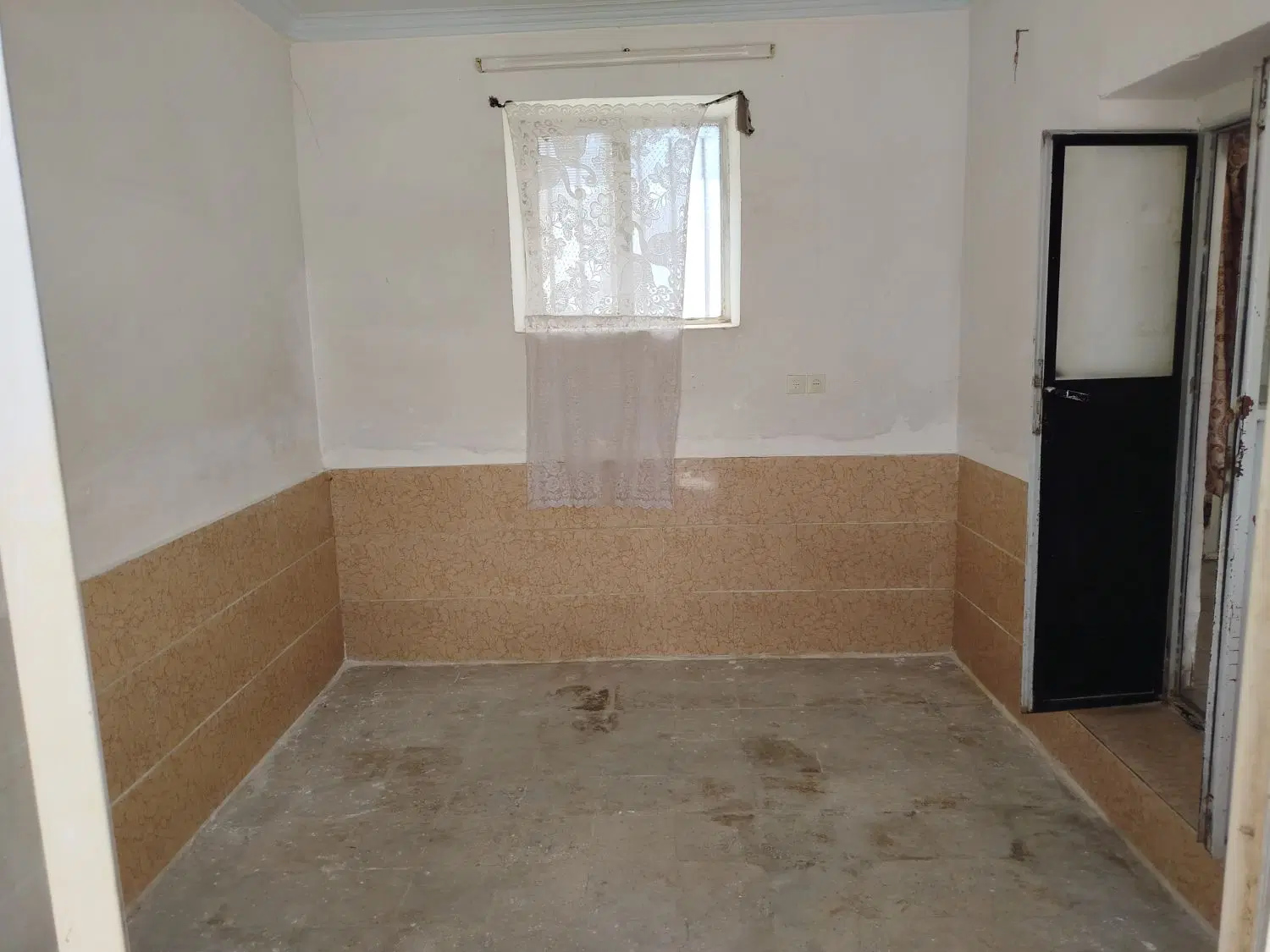 خانه قدیمی دربست و پارکینگ دار