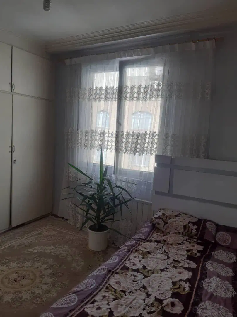 ۷۰ متر فول امکانات چسب میدان شهرداری حصارک بالا