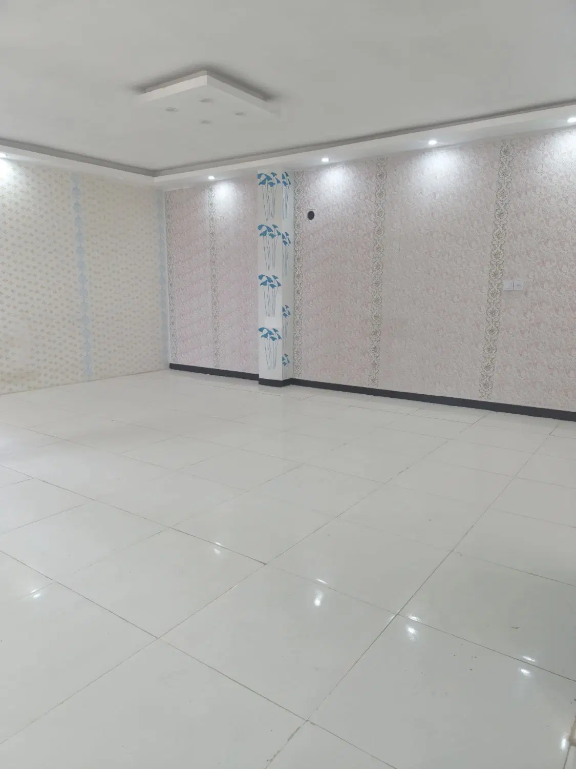 آپارتمان ۱۰۵ متری دو خواب بسیار تمیز