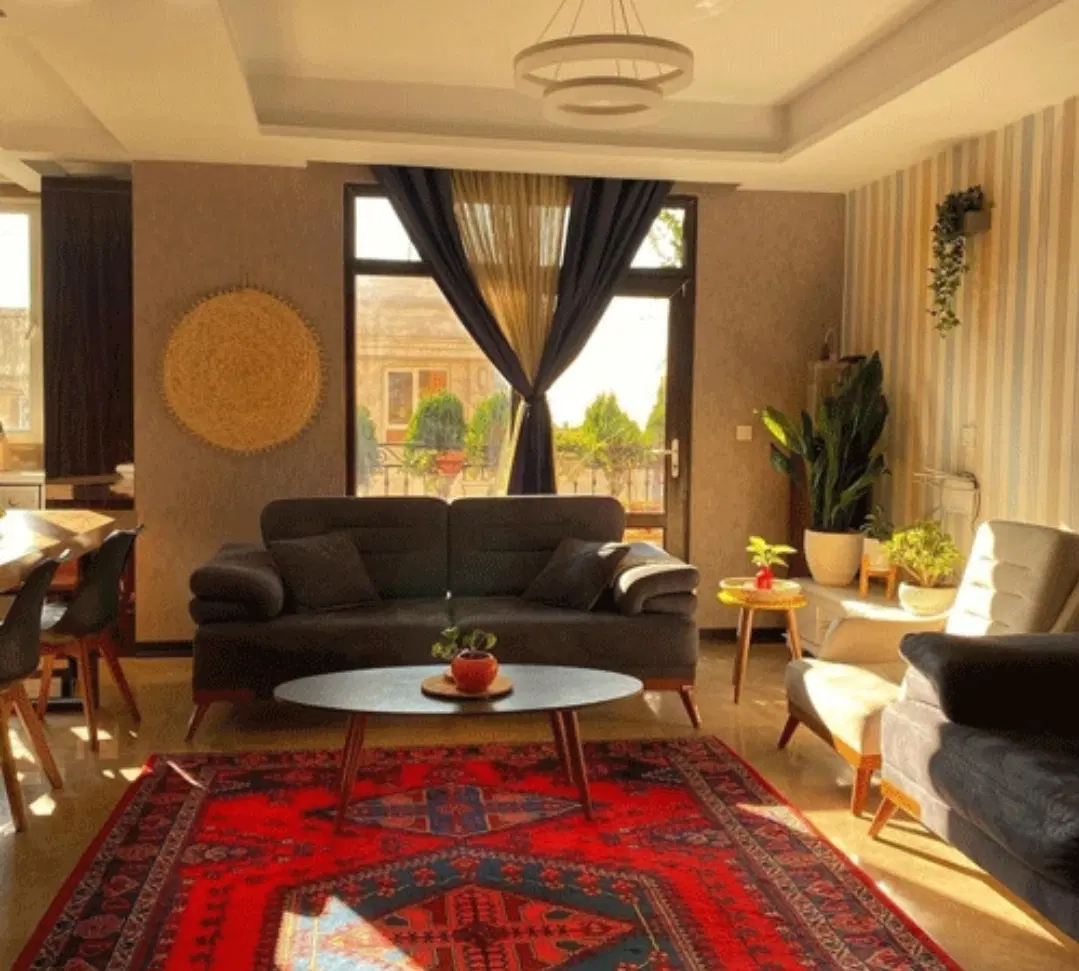 خونه دربست پاستور ، میلان شمس ابادی
