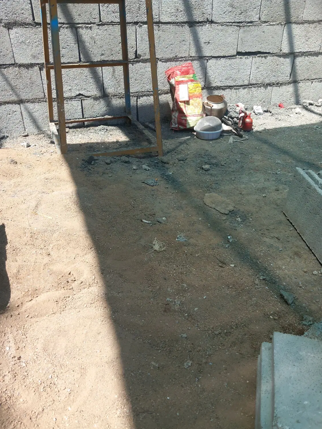 زمین نزدیک به ساخت.خوشجا