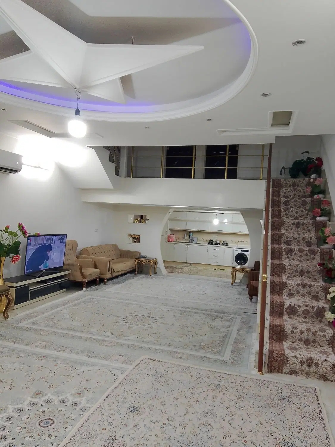 خانه شمالی بسیار زیبا و تمیز