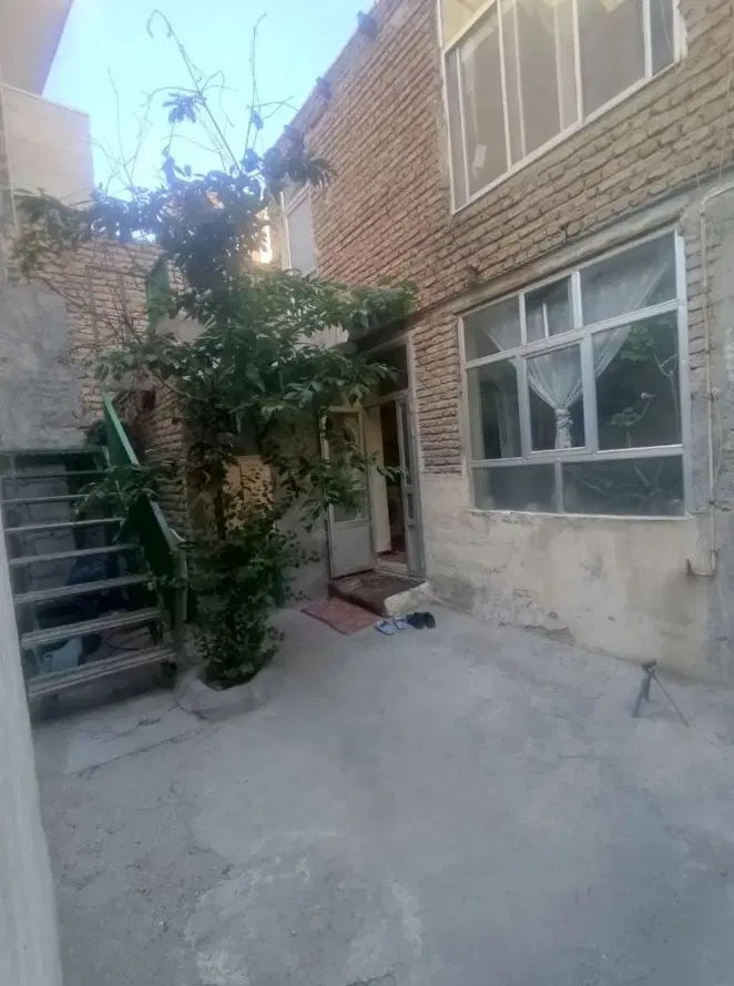 خانه حیاط دار ائل گلی