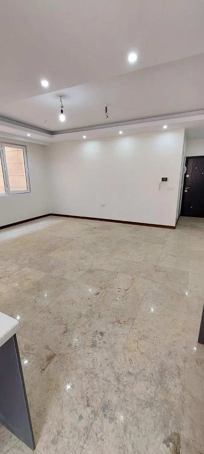 ۸۵ متر ۲ خواب نوساز فول امکانات خوش نقشه تهرانپارس