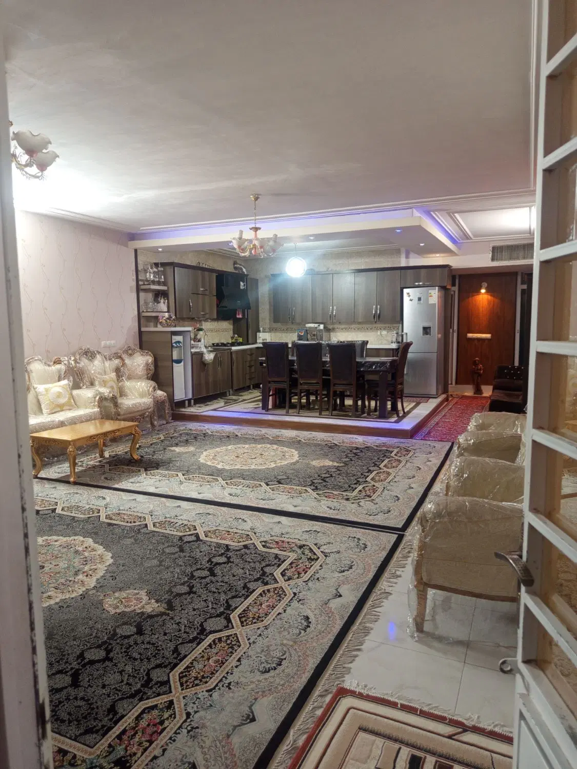 فروش آپارتمان دوخواب فاز ۱