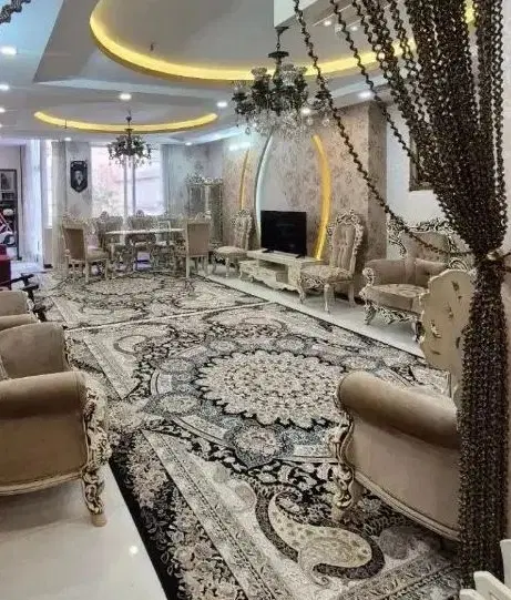 آپارتمان 165متری  با حیاط اختصاصی
