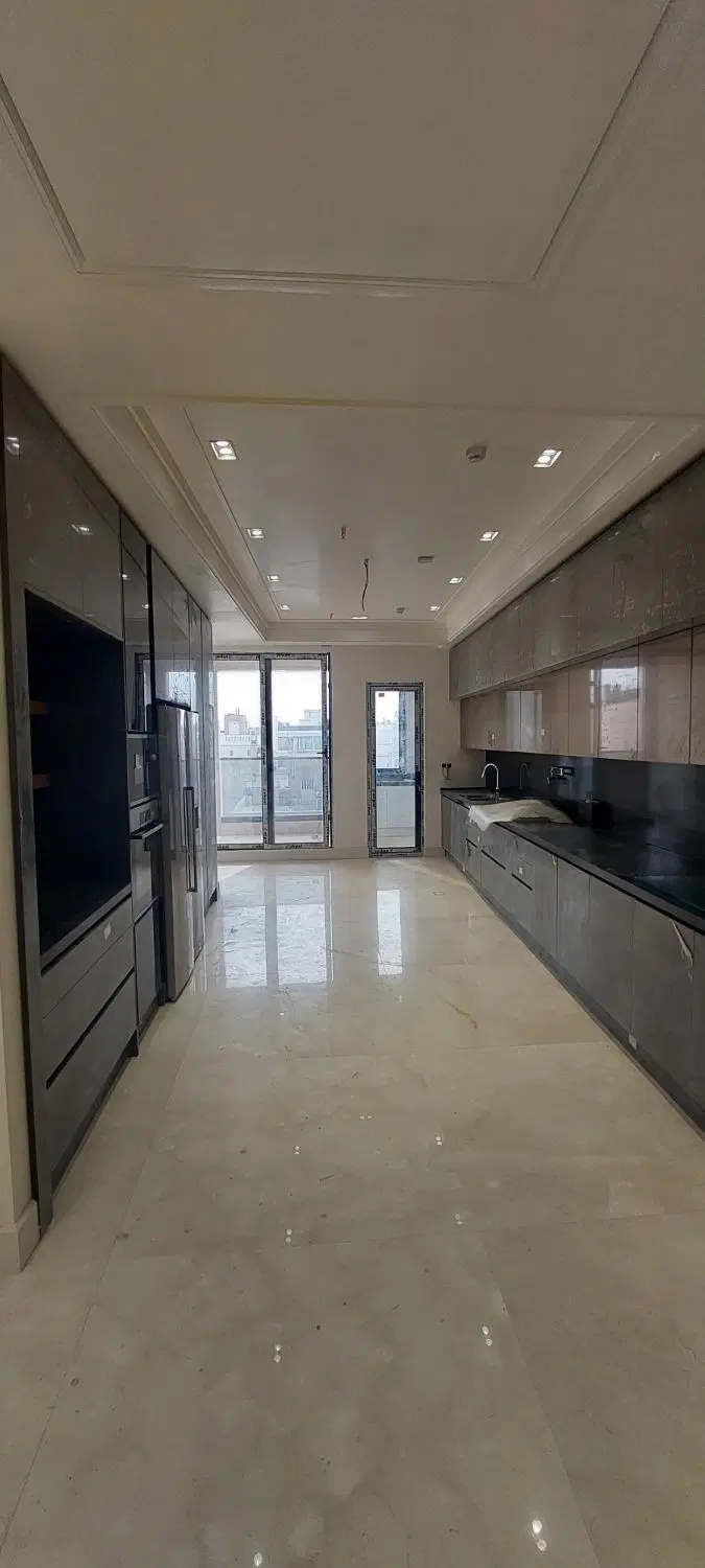 ۲۲۰ متر پاسداران اجاره
