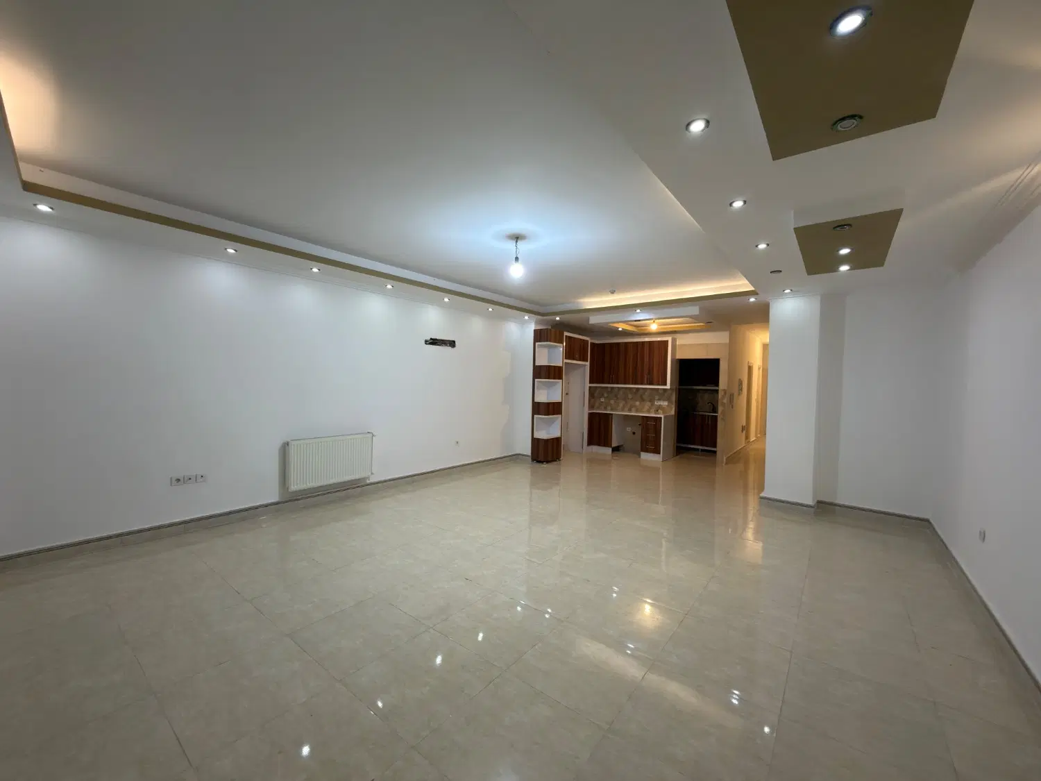 فروش آپارتمان 115 متری خوش نقشه و درجه یک هراز