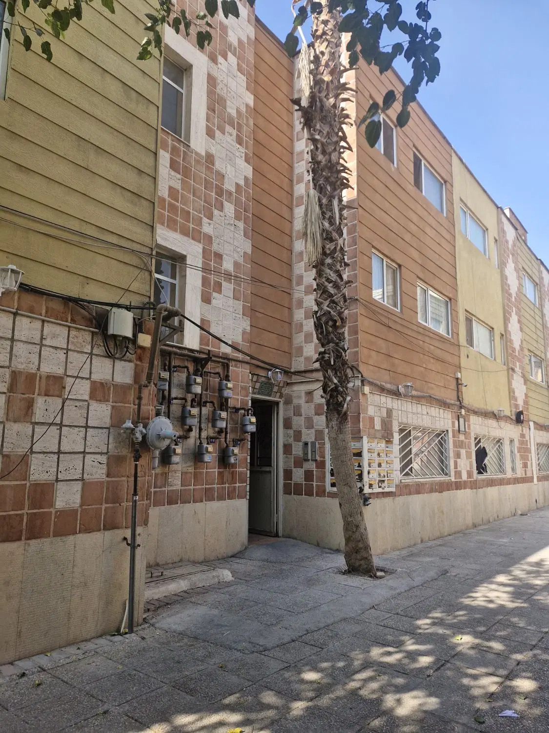 آپارتمان ۱۰۰ متری دوخوابه
