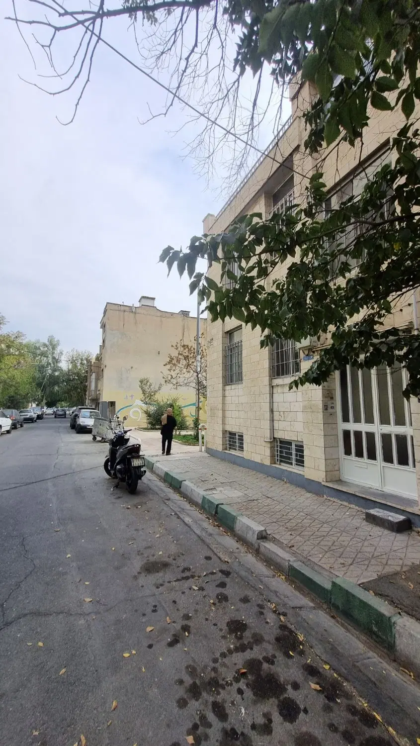 ۱۲۰ متر دو خواب طبقه اول_گلبرگ عادل زاده شمالی