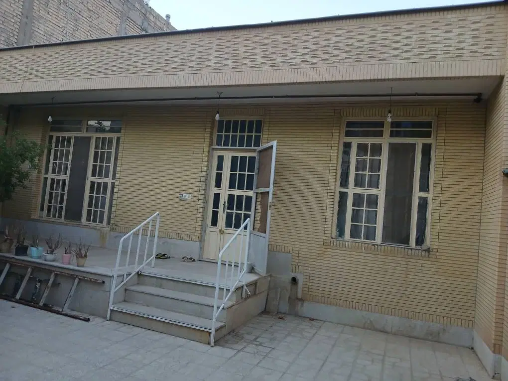 منزل ویلایی دربست صدرا۱۸۰ متر
