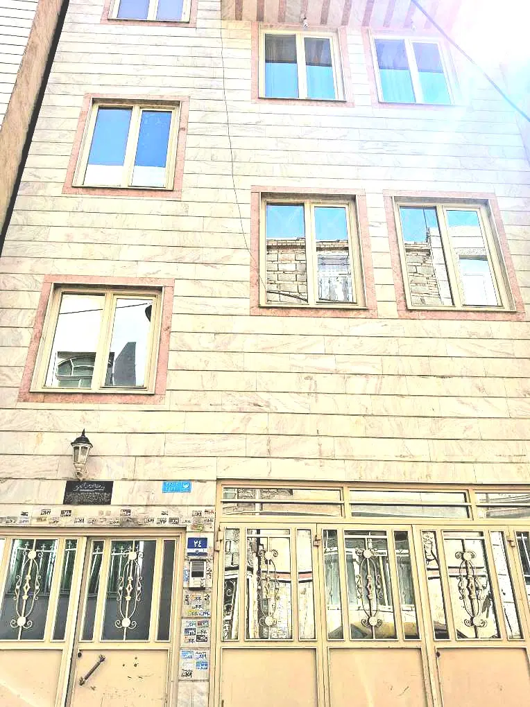ساختمان مسکونی ۳ طبقه