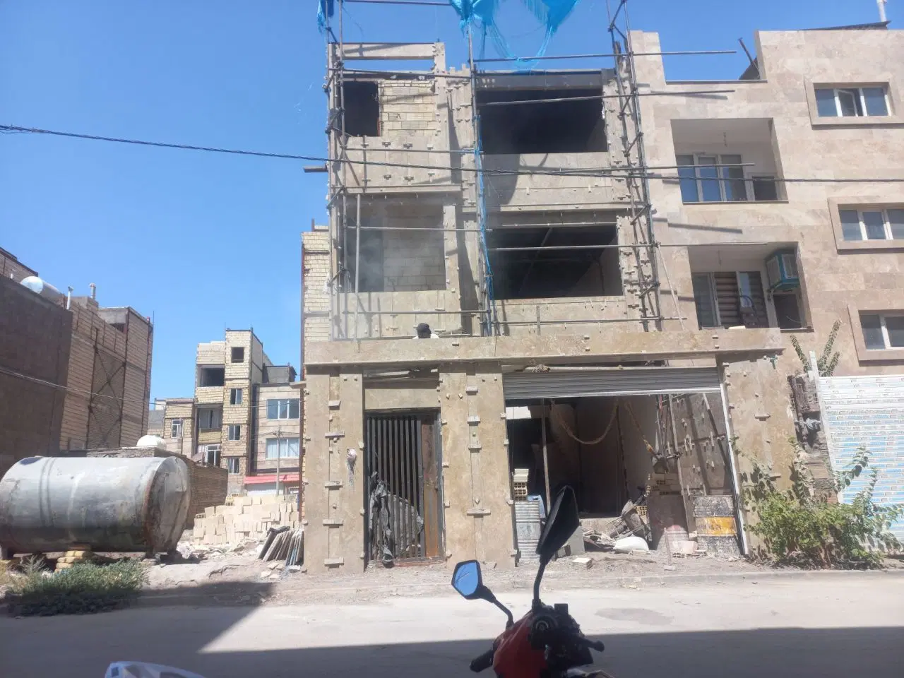 آپارتمان فروشی منزل آباد طبقه همکف و اول