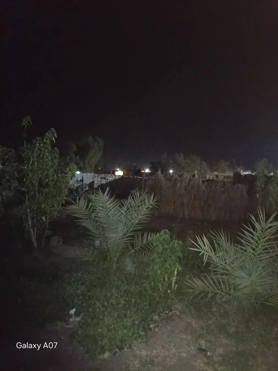 زمین فروشی