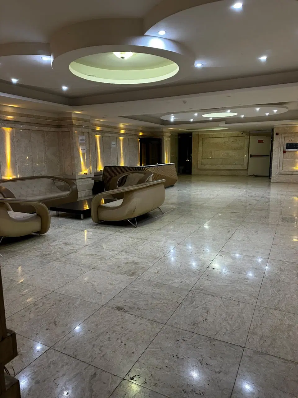 اجاره آپارتمان فول امکانات با لابی و اجتماعات