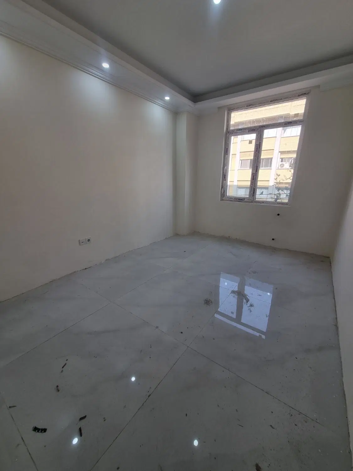 ۸۰ متر دو خواب تکواحدی طوس پارکینگ باکس فوری فروشی
