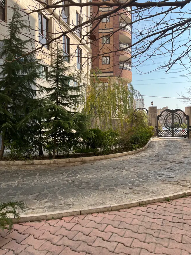 ۹۵متری ۲خواب فول امکانات
