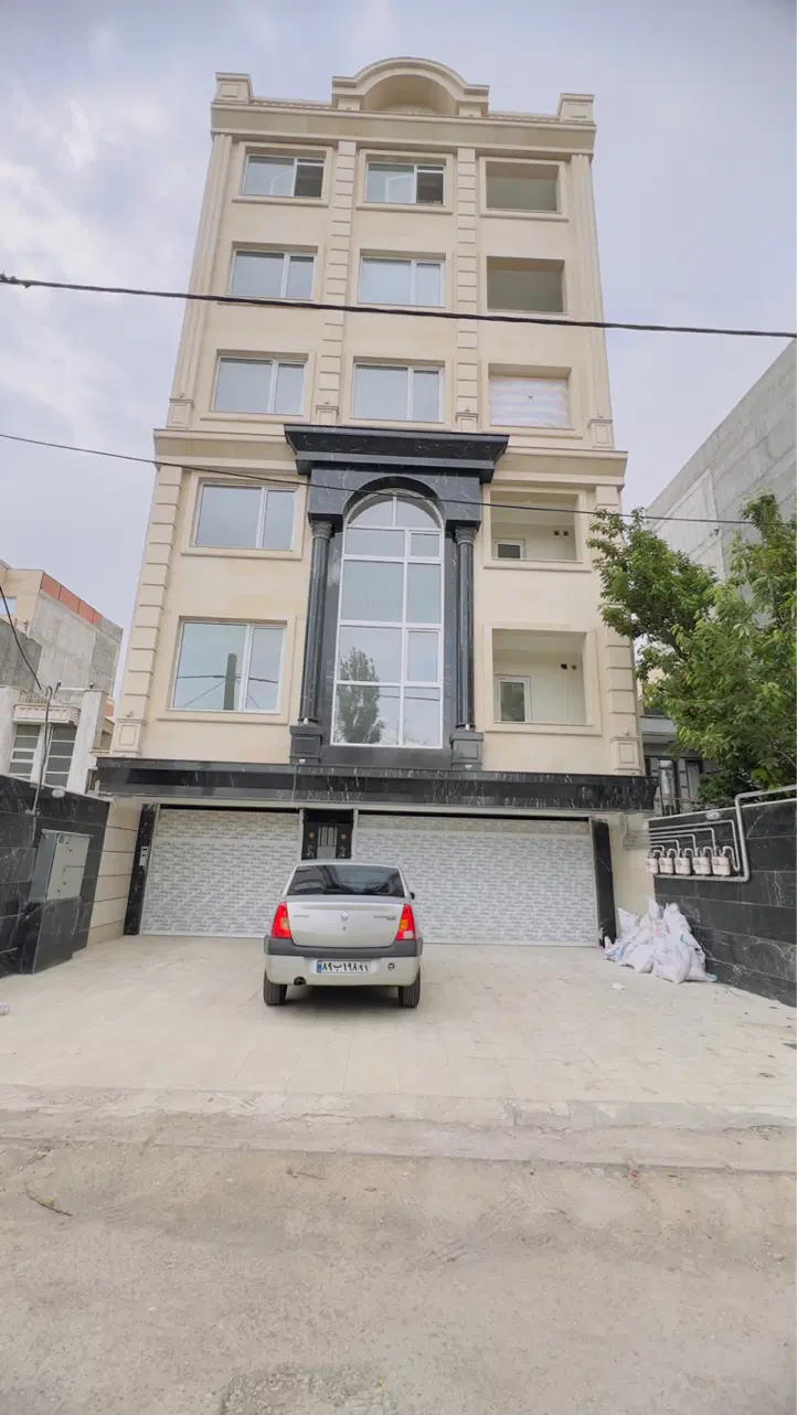 ساختمان خاص در قلب استان