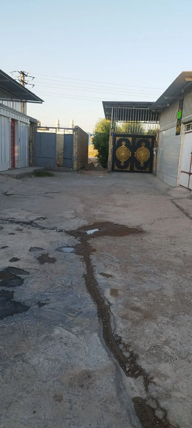 خانه نیمه ساز خیابان گلبانگ 17سمت ریل