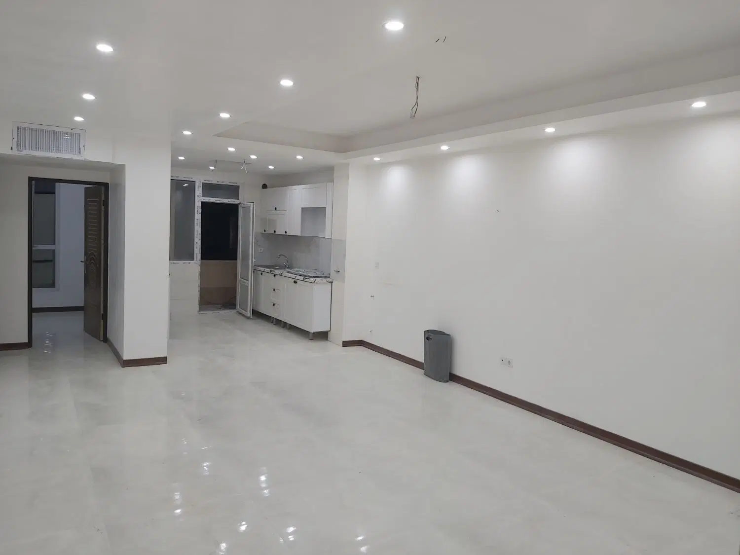 آپارتمان نوساز ۸۰ متری با پارکینگ
