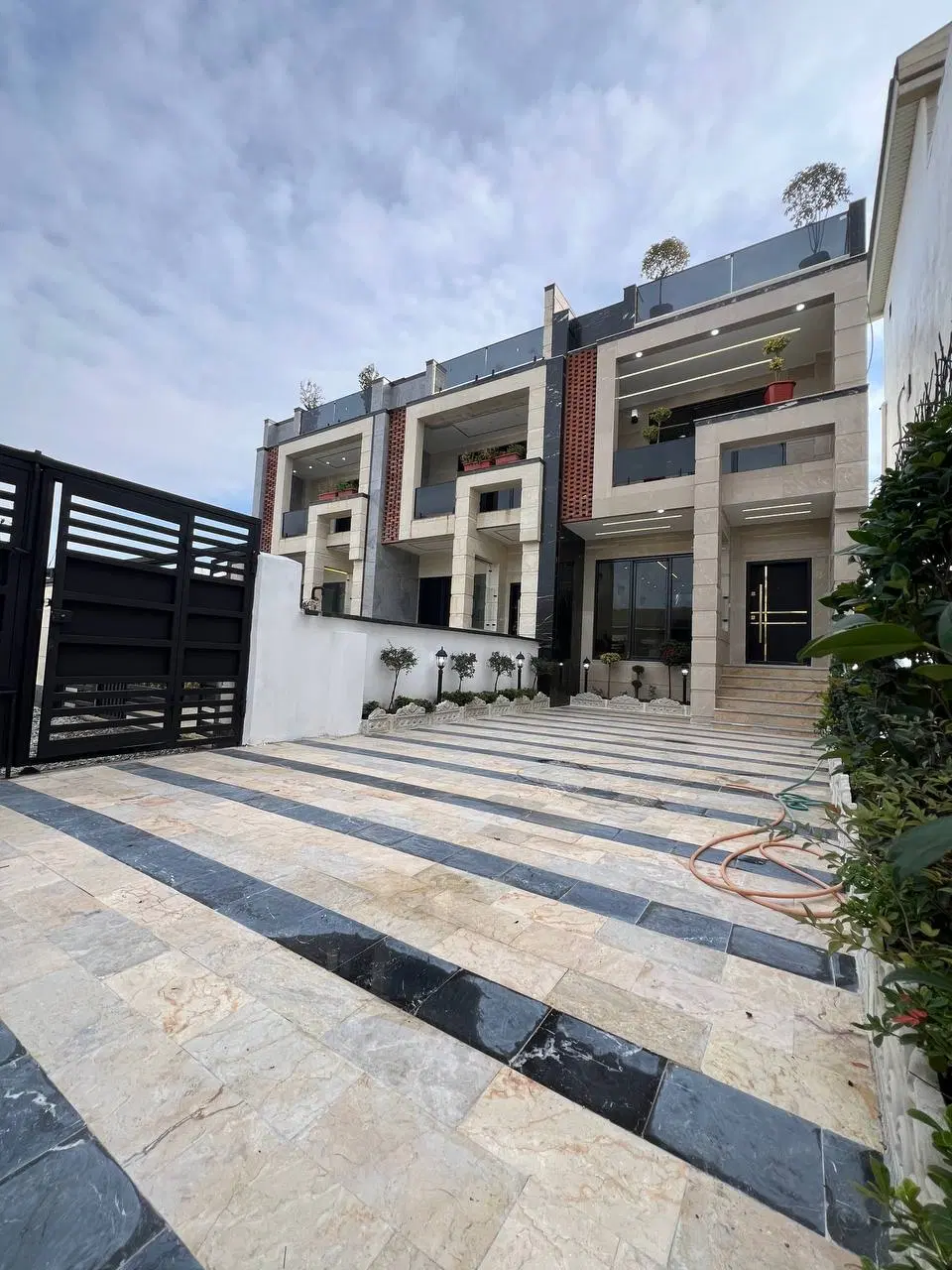 مدرن ترین ویلایی که میتونی با این قیمت بخری