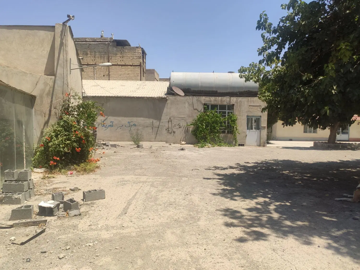 زمین سوله کارگاه خدمات خودرویی تعمیرسنتوانبار پخش