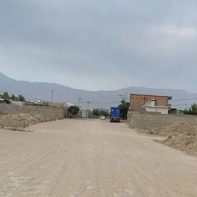یک‌ونیم هکتار زمین کشاورزی