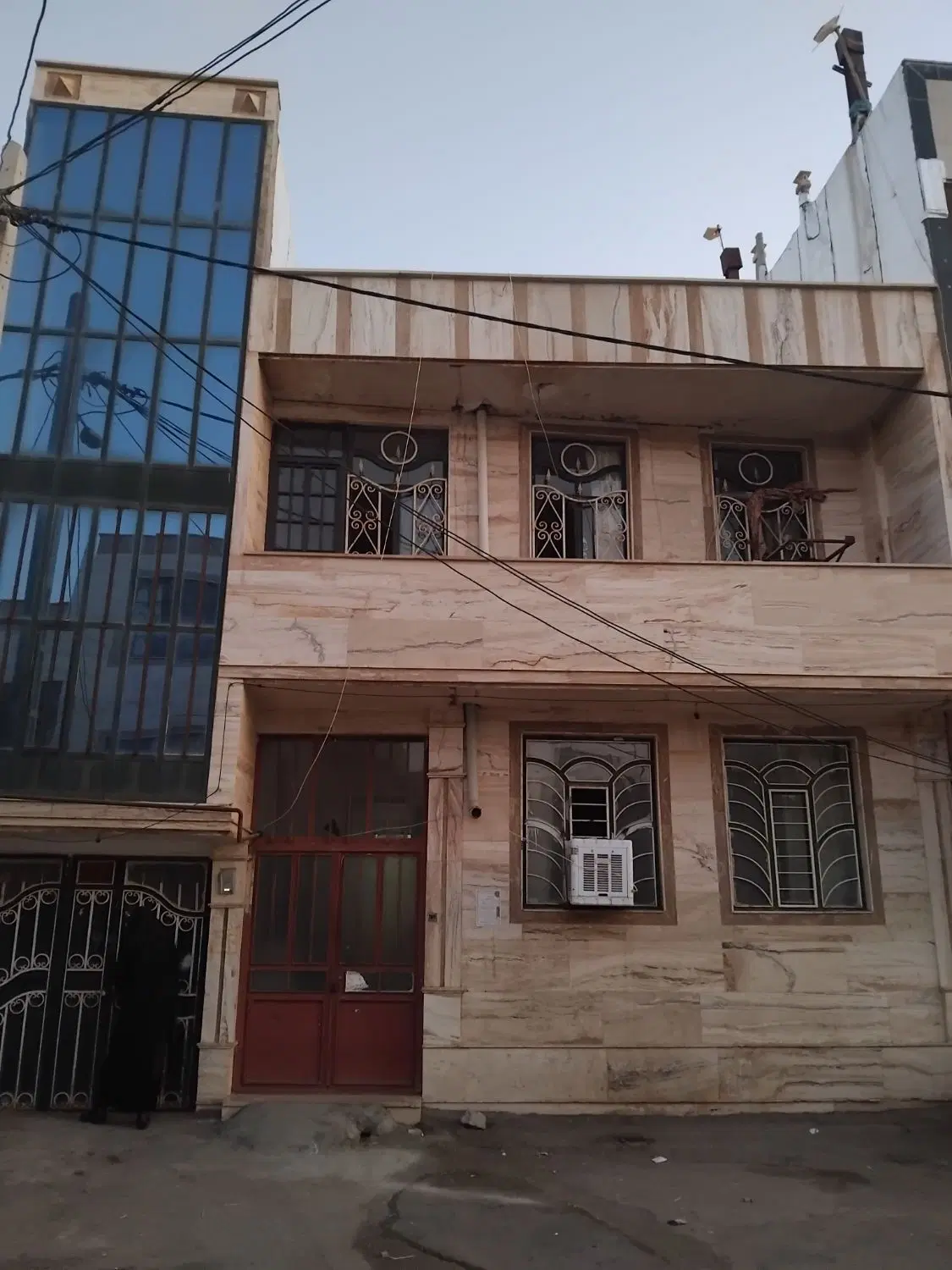 طبقه بالا مستقل