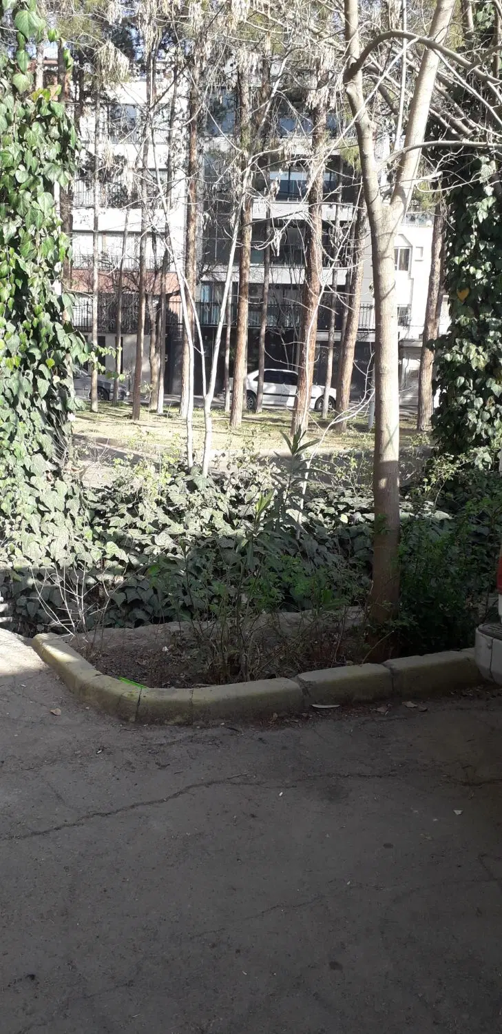 ۸۶منزل قدیمی ویلایی قابل سکونت با تمام امکانات