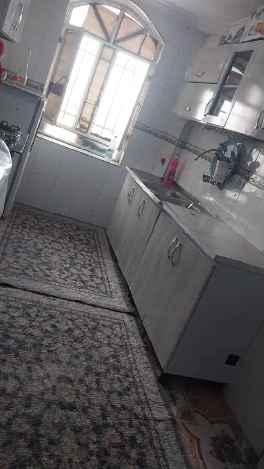 خونه ۷۵ متری طبقه سوم  خیابان طالقانی