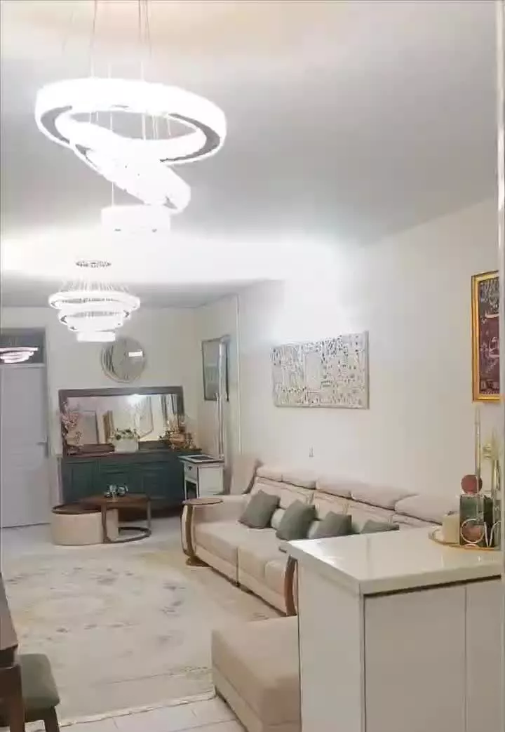 آپارتمان ۷۵ متری حصارک بالا خیابان محمدی (میرزکی)