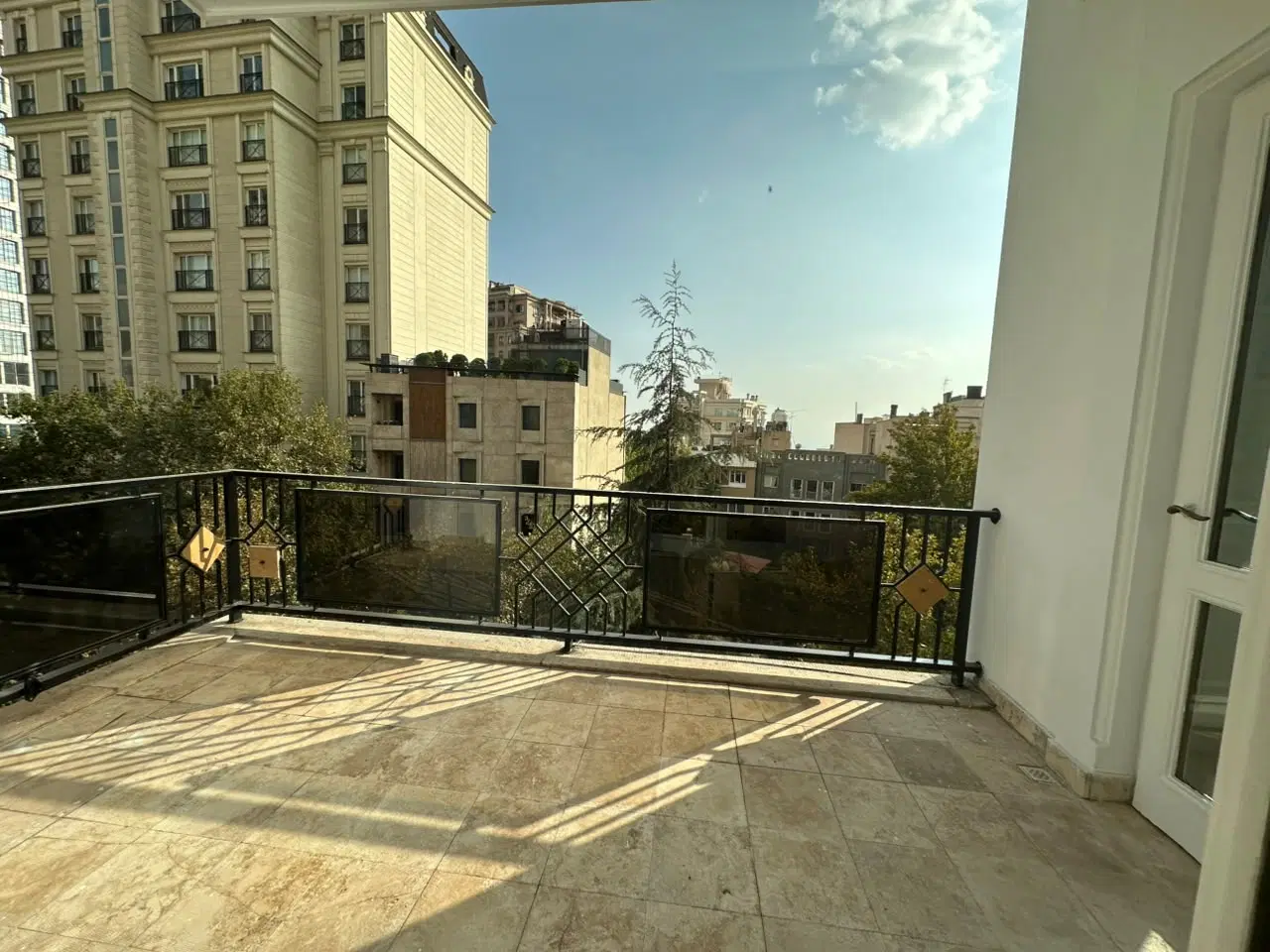 اجاره آپارتمان ۳۸۰ متری در تاپ لوکیشن نیاوران