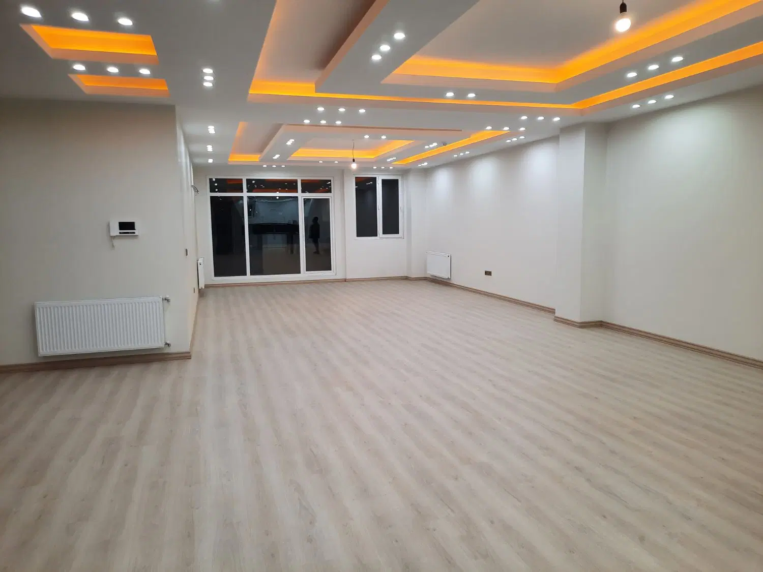 رهن۲۰۵ متر*شمالی حیاط*۲پارکینگ باکس* لابی *فاز۳