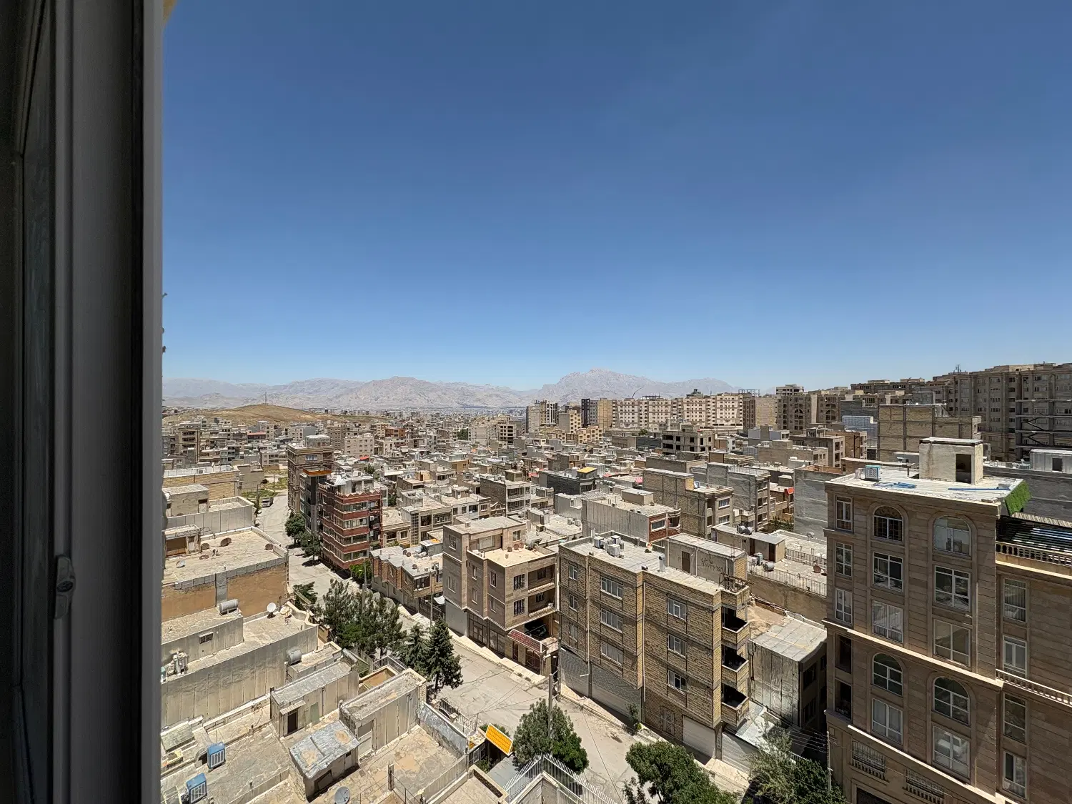 فروش واحد ۳ خوابه ۱۷۰ متری زیباشهر خیابان ملی
