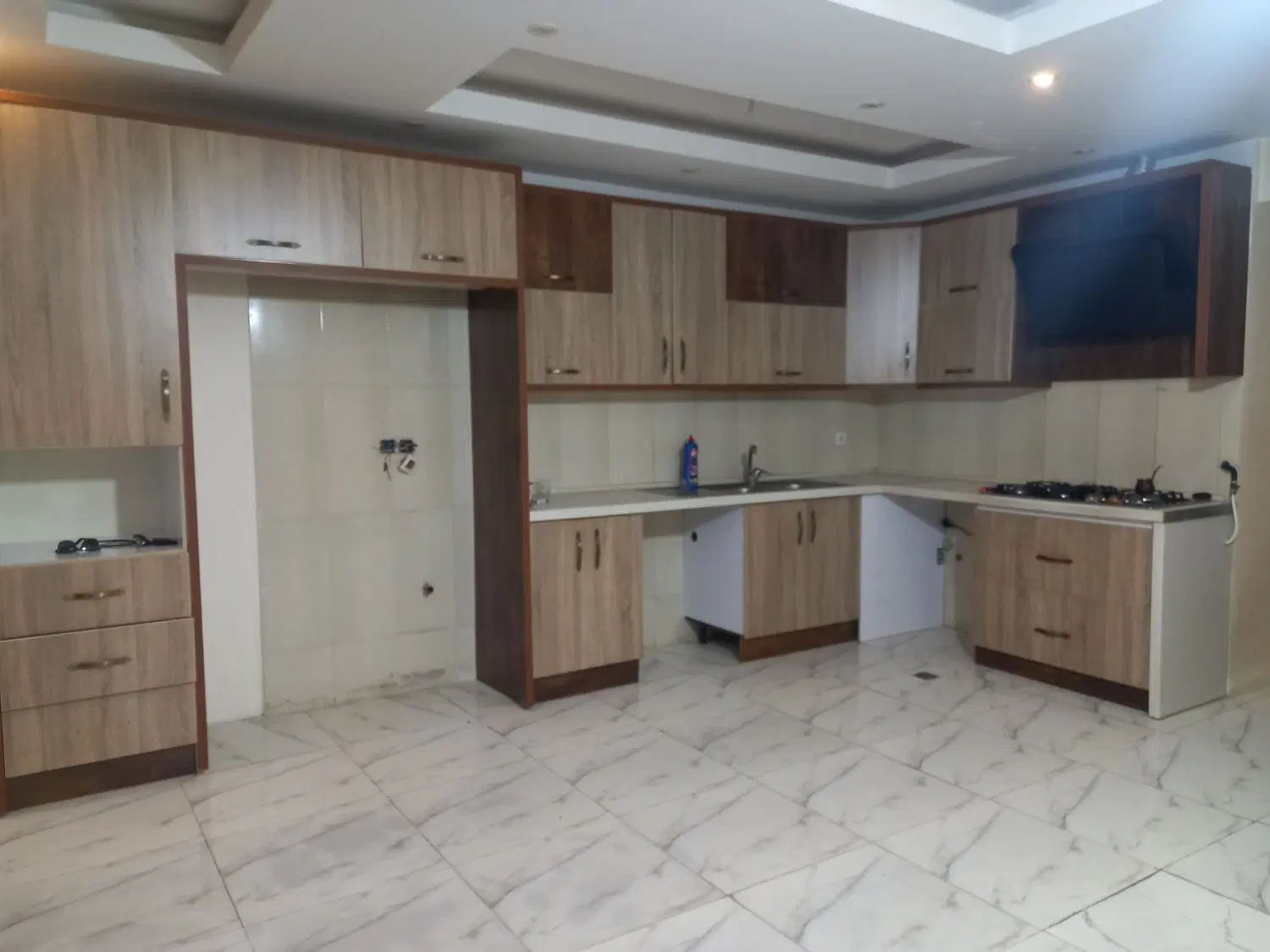 ۱۴۰ متر پارکینگ سندی ۳ خواب تکواحد