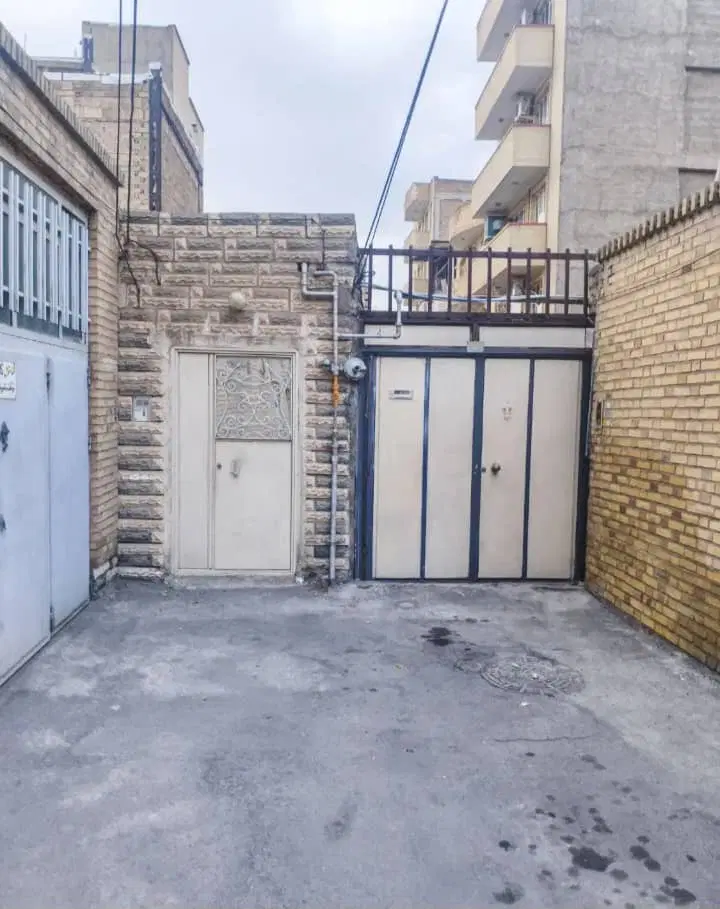 150حیاط ماشین نرو