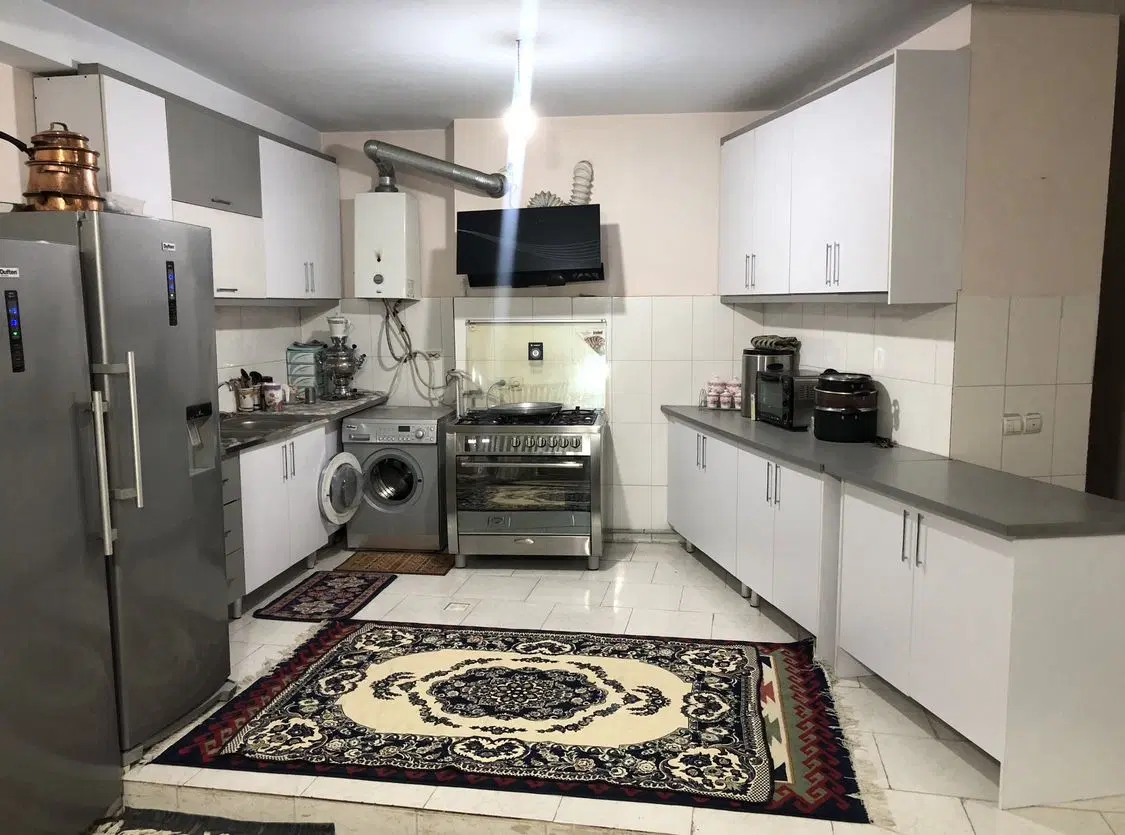 واحد دوخواب بهترین لوکیشن چهار راه تاکسی زیر قیمت