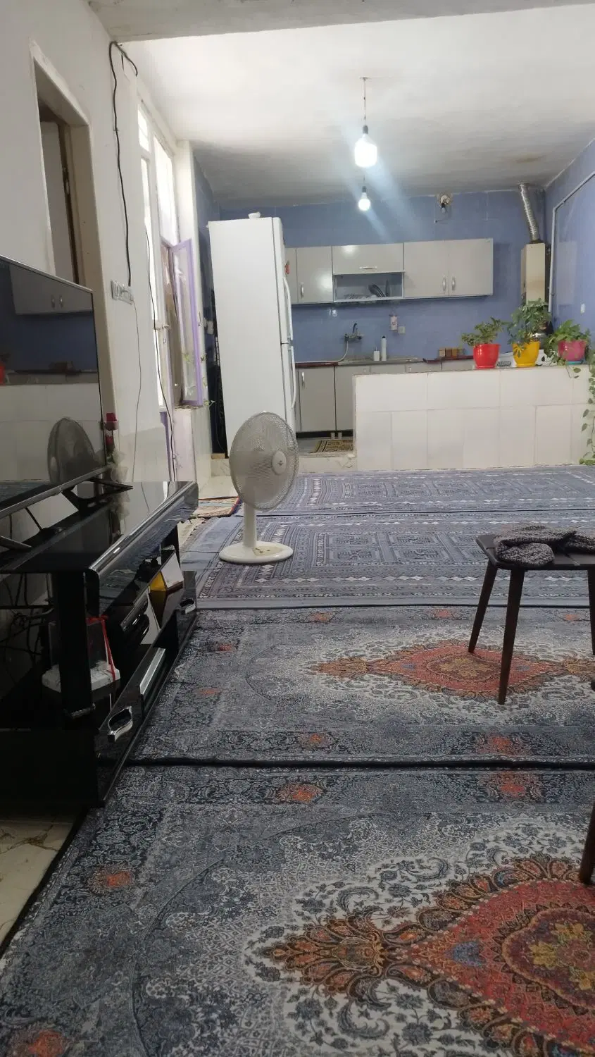 فروش منزل ۹۰ متری درب حیاط