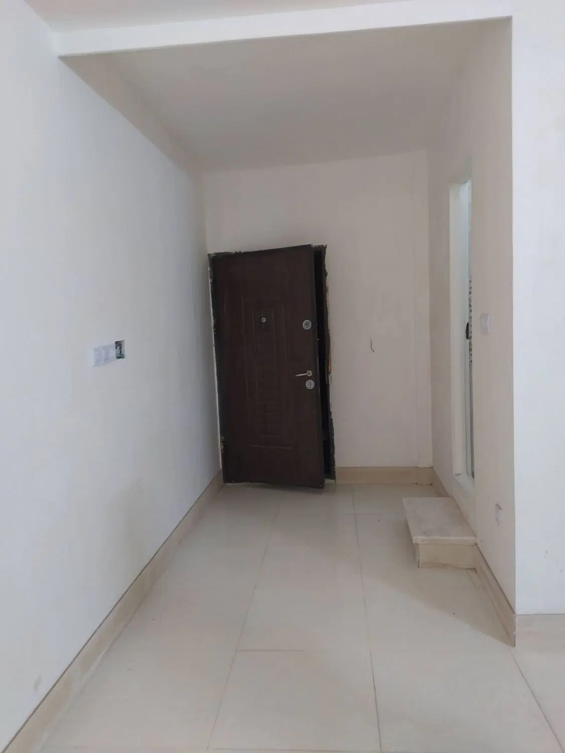 ۹۰متراپارتمانی یک خواب با بالکن