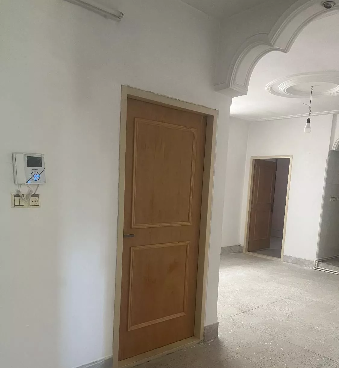واحد مسکونی تمیز دو خواب ۸۰ متر کف کامل موکت شده