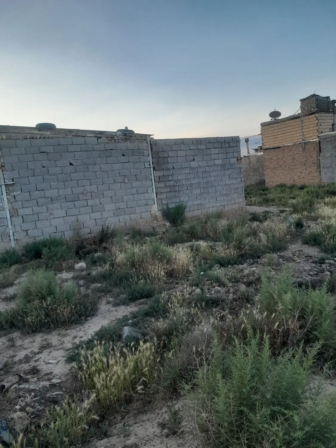 زمین در الوار سفلی 90 متر هست
