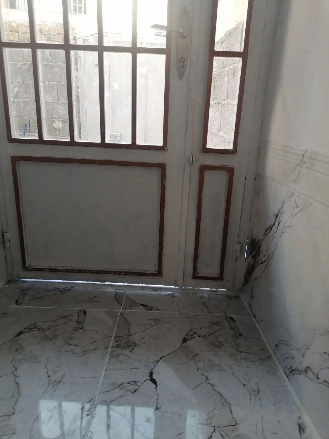 طبقه دوم  متراژ ۷۵ در ماه فیروزان