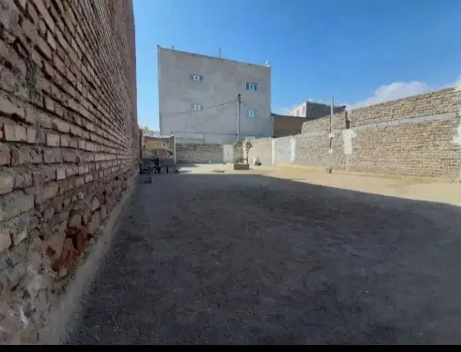 زمین خانه کلنگی ۱۸۲ متر