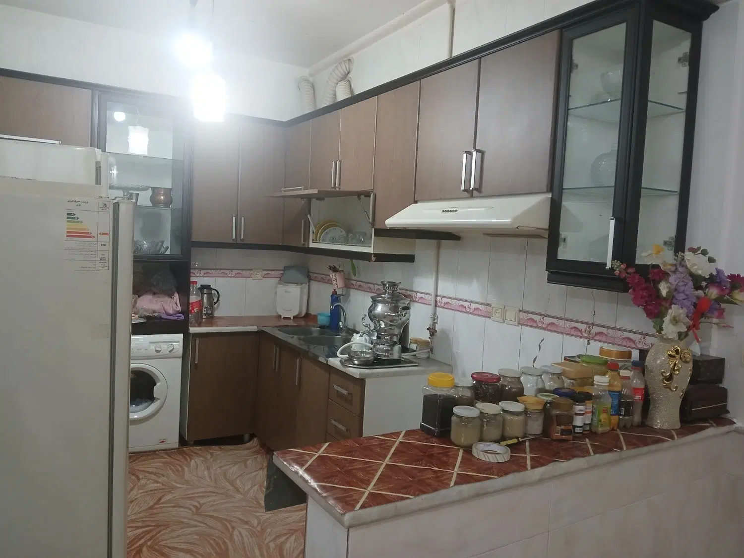 رهن و اجاره زیرزمین ۱۲۰متری حیاط دار وپارکینگ دار